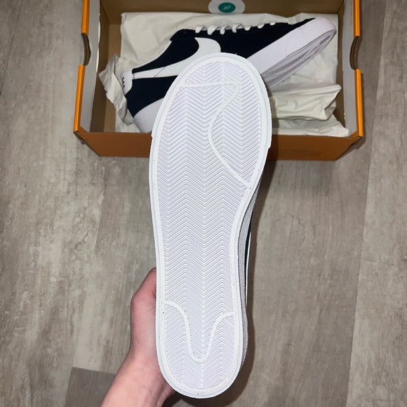 Nike Blazer Low Suede Black White - Picture 2 of 4